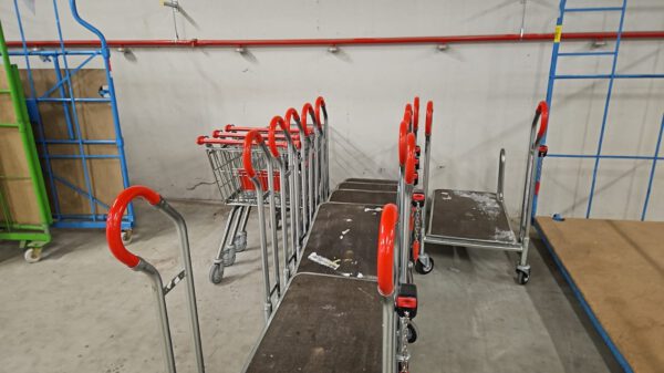 7 x Plattformwagen mit Seitenbügeln, Großgüterwagen