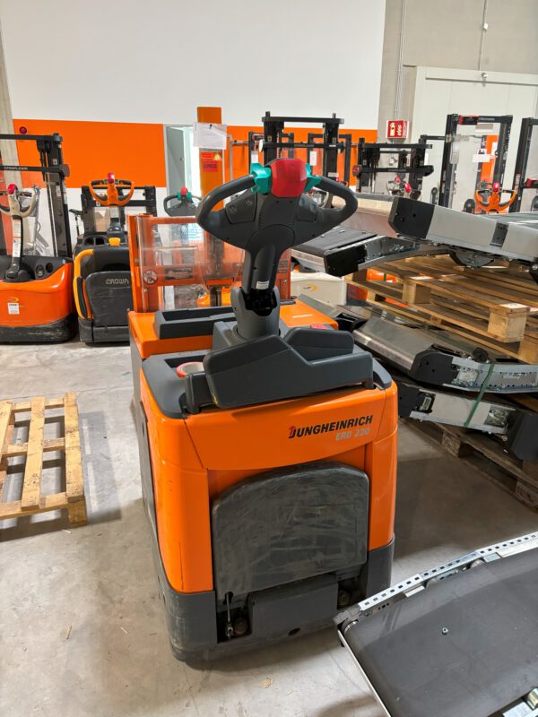 ELEKTRO-DEICHSEL­STAPLER 2T, Jungheinrich, ERD 220, zum Mitfahren – Bild 2