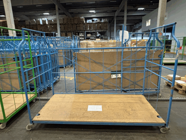 221 Stück Corletten / Multi-Box, Breite 2m/ 2,50m / 2,70m, teilweise stapelbar