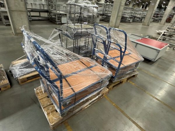 8 Stück Plattformwagen,
