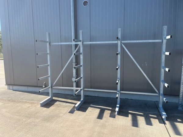 Kragarmregal für leichte Lasten, einseitig, Rahmenhöhe 2m, Regallänge ca. 3m, 50cm tiefe Arme, 200kg pro Arm, feuerverzinkt