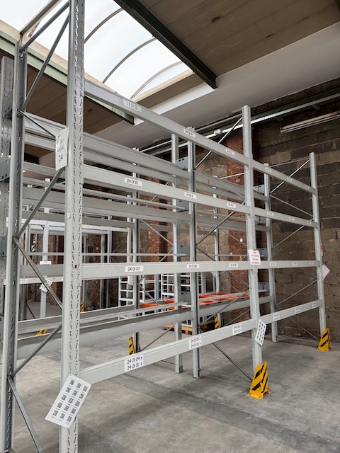 Palettenregal, Hofe, Rahmenhöhe ca. 3,50m bis 4m, Traversenlänge: 2,70m, lagertechnik Palettenregal, Hofe, Rahmenhöhe ca. 3,50m bis 4m, Traversenlänge: 2,70m, – Bild 2