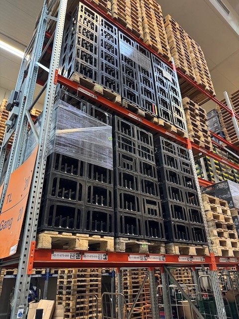 Palettenregal, SSI Schäfer, 6,30m bis 8,60m Höhe , Traversenlänge 1,80m, 4,50m und hauptsächlich 2,70m 1.100kgkg pro Palette, ca. 2.290 Palettenstellplätze, lagertechnik Palettenregal, SSI Schäfer, 6,30m bis 8,60m Höhe , Traversenlänge 1,80m, 4,50m und hauptsächlich 2,70m 1.100kgkg pro Palette, ca. 2.290 Palettenstellplätze, – Bild 2