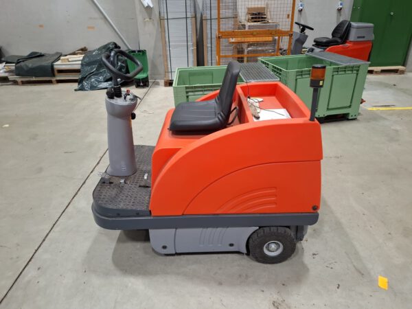 Ride-on-Kehrsaugmaschine, Hako, Sweepmaster B900 R, für mittlere Betriebsflächen