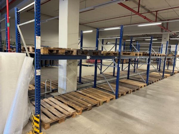 Palettenregal, Gemac, 2,45m Höhe , Traversenlänge 2,70m 666kg pro Palette, ca. 72 Palettenstellplätze