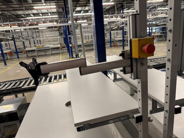 11 Kommissioniertische / Arbeitstische, höhenverstellbar – Bild 11