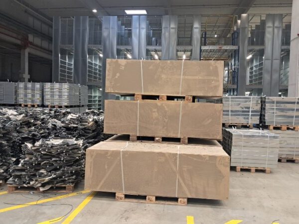 1.344m2 Spanplatten ca. 2400x700x16mm, eine Seite weiß beschichtet – Bild 11
