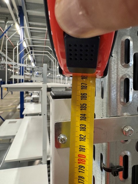 22 Stück 2er Einheit Kommissioniertische / Arbeitstische, mit „Rutsche“ höhenverstellbar lagertechnik 22 Stück 2er Einheit Kommissioniertische / Arbeitstische, mit „Rutsche“ höhenverstellbar – Bild 12