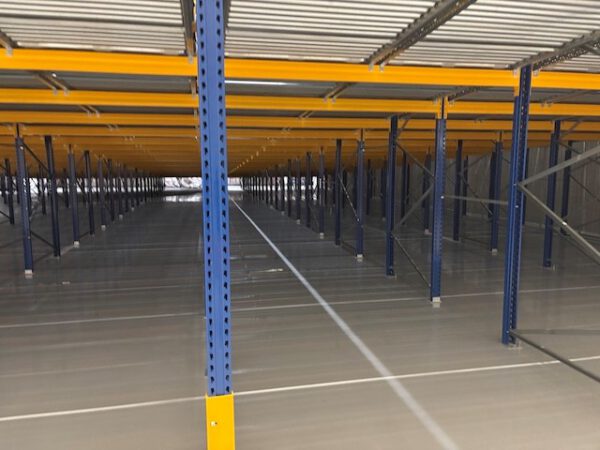 Durchlaufregal für BMW Boxen bzw. Northvolt Boxen bzw. Bins – Bild 12