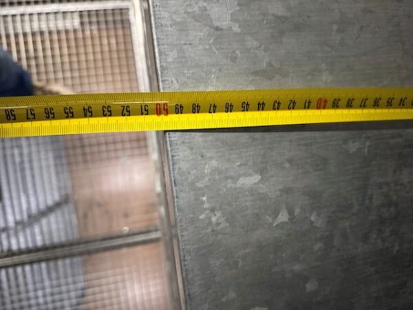 3 stöckige Fachbodenregalanlagen, SSI Schäfer R2000, Maße der Fachböden 1m x 40cm, 50cm und 70cm, ca. 1.233 Felder mit angebauter Stahlbaubühne – Bild 115