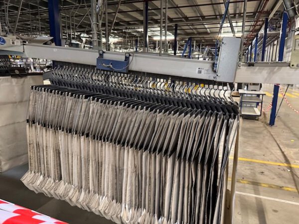 Poket Sorter System, Dürkopp, mit Taschenpuffer mit 13.000 Plätzen, gesamt über 40.000 Taschen, über 2KM Schienen, Weichen, Steigförderer, Steuerungsteile, Ersatzteilen – Bild 14