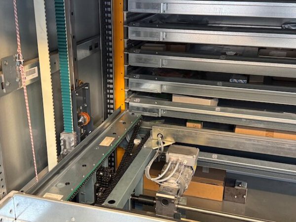 Liftsystem, Jungheinrich / Kardex, ca. 5,34m hoch, 490kg / Tablar, Tablar: ca. 4,50m x 81cm – Bild 14