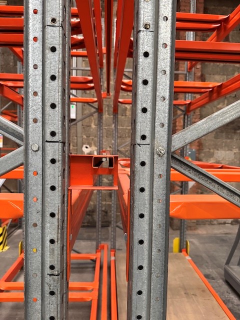 3x Einzelfelder Palettenregal, Meta / RBB, Rahmenhöhe ca. 3,50m bis 4m, Traversenlänge: 2,70m, mit Tiefenstegen, und Durchschubsicherungen lagertechnik 3x Einzelfelder Palettenregal, Meta / RBB, Rahmenhöhe ca. 3,50m bis 4m, Traversenlänge: 2,70m, mit Tiefenstegen, und Durchschubsicherungen – Bild 14