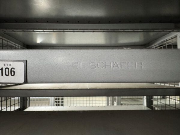 3 stöckige Fachbodenregalanlagen, SSI Schäfer R2000, Maße der Fachböden 1m x 40cm, 50cm und 70cm, ca. 1.233 Felder mit angebauter Stahlbaubühne – Bild 15