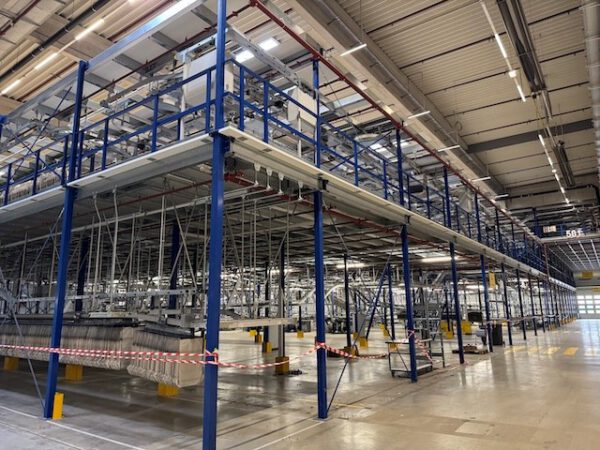 1, 2 oder 3 geschossige Systembau-Lagerbühne / Mezzanine, Profielnorm, Grundfläche Hauptbühne ca. 33 x 79m, bzw. 3.221 m2, 250kg/m2  – Bild 16