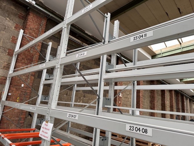 Palettenregal, Hofe, Rahmenhöhe ca. 3,50m bis 4m, Traversenlänge: 2,70m, lagertechnik Palettenregal, Hofe, Rahmenhöhe ca. 3,50m bis 4m, Traversenlänge: 2,70m, – Bild 16