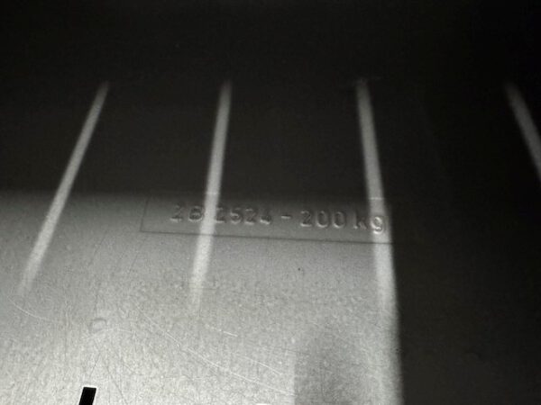 3 stöckige Fachbodenregalanlagen, SSI Schäfer R2000, Maße der Fachböden 1m x 40cm, 50cm und 70cm, ca. 1.233 Felder mit angebauter Stahlbaubühne – Bild 16