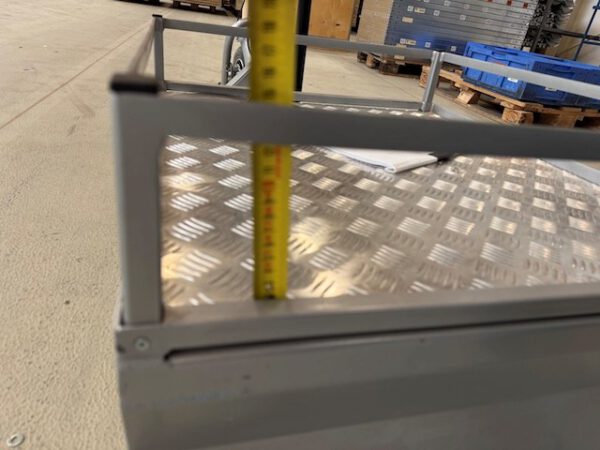Elektro 3 Rad-Roller mit Sitz, für innerbetrieblichen Transport einer Person plus kleineren Gegenständen – Bild 17