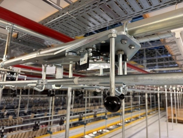 Statisches Hängetextillager, Rundrohrhängebahn, Meiko, ca. 5.000m statische Lagerschienen, ca. 3.600m Trolleysschienen, ca. 1.200 Trolleys, 3 Etagen, inkl. 2.852 m2 Lagerbühne in der Grundfläche, Gesamtfläche ca. 8.556m2 - lagertechnik Statisches Hängetextillager, Rundrohrhängebahn, Meiko, ca. 5.000m statische Lagerschienen, ca. 3.600m Trolleysschienen, ca. 1.200 Trolleys, 3 Etagen, inkl. 2.852 m2 Lagerbühne in der Grundfläche, Gesamtfläche ca. 8.556m2 - – Bild 19