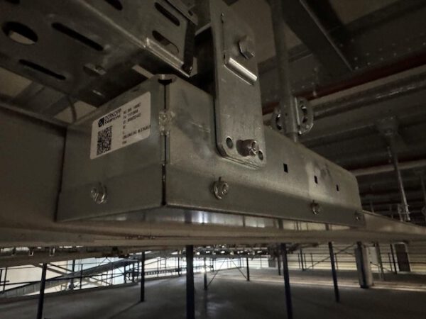 Poket Sorter System, Dürkopp, mit Taschenpuffer mit 13.000 Plätzen, gesamt über 40.000 Taschen, über 2KM Schienen, Weichen, Steigförderer, Steuerungsteile, Ersatzteilen – Bild 19