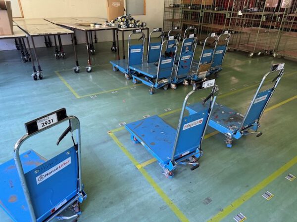 11 Scherenhubtische mit manuellem Hubantrieb, 150 kg Traglast, 740x450 mm – Bild 3