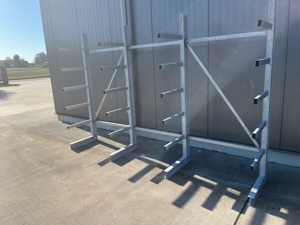Kragarmregal für leichte Lasten, einseitig, Rahmenhöhe 2m, Regallänge ca. 3m, 50cm tiefe Arme, 200kg pro Arm, feuerverzinkt – Bild 2
