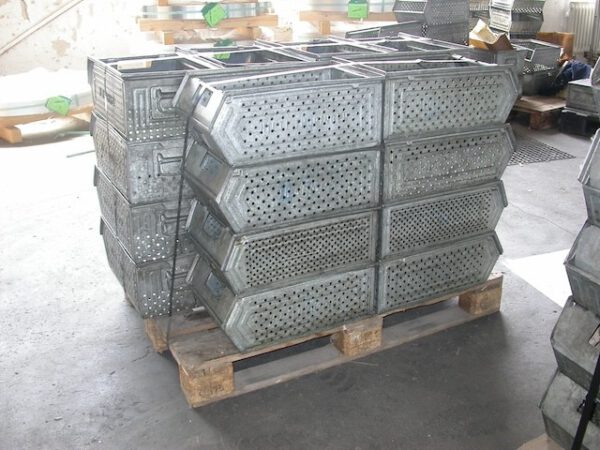 100 Sichtlagerkästen, gelocht, 500/460 x 320 x 200 mm – Bild 3