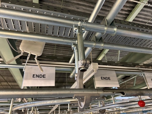 Statisches Hängetextillager, Rundrohrhängebahn, Meiko, ca. 5.000m statische Lagerschienen, ca. 3.600m Trolleysschienen, ca. 1.200 Trolleys, 3 Etagen, inkl. 2.852 m2 Lagerbühne in der Grundfläche, Gesamtfläche ca. 8.556m2 - lagertechnik Statisches Hängetextillager, Rundrohrhängebahn, Meiko, ca. 5.000m statische Lagerschienen, ca. 3.600m Trolleysschienen, ca. 1.200 Trolleys, 3 Etagen, inkl. 2.852 m2 Lagerbühne in der Grundfläche, Gesamtfläche ca. 8.556m2 - – Bild 3