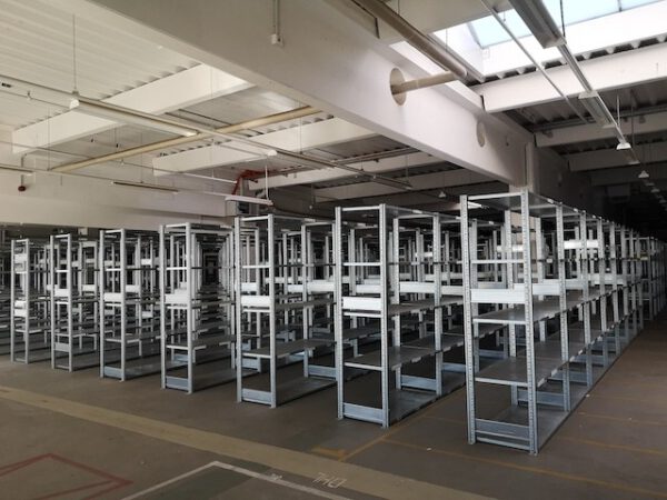 Bis zu 1.396 Felder Fachbodenregale, SSI Schäfer R7000, 1,30m x 0,50m, Rahmenhöhe ca. 1,80m bis 4m (bei Interesse auch höher möglich) – Bild 3