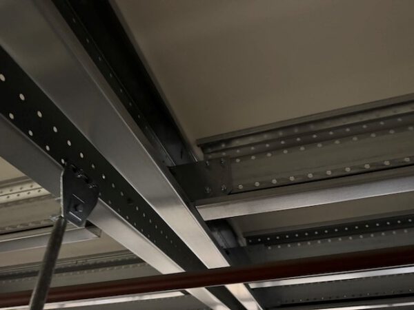 1, 2 oder 3 geschossige Systembau-Lagerbühne / Mezzanine, Profielnorm, Grundfläche Hauptbühne ca. 33 x 79m, bzw. 3.221 m2, 250kg/m2  – Bild 23