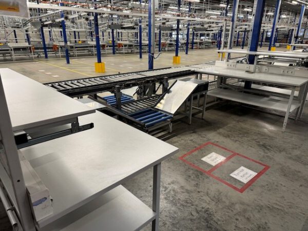 560m angetriebene Kartonförderstrecke, Knapp, mit „kleinem Sorter“ 10 Ausschleusepunkten am Ende – Bild 24