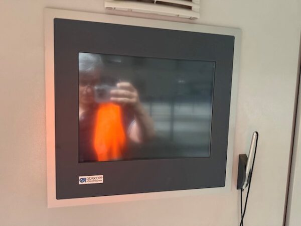 Poket Sorter System, Dürkopp, mit Taschenpuffer mit 13.000 Plätzen, gesamt über 40.000 Taschen, über 2KM Schienen, Weichen, Steigförderer, Steuerungsteile, Ersatzteilen – Bild 24