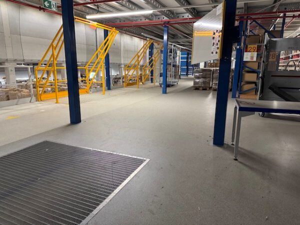 Picktower, 4 geschossige Fachbodenregalanlage, Nedcon, ca. 6.000m2 Grundfläche = gesamt ca. 24.000m2, Gesamt: 502.816 Kistenstellplätze Kisten / Karton in 60x40cm! – Bild 27