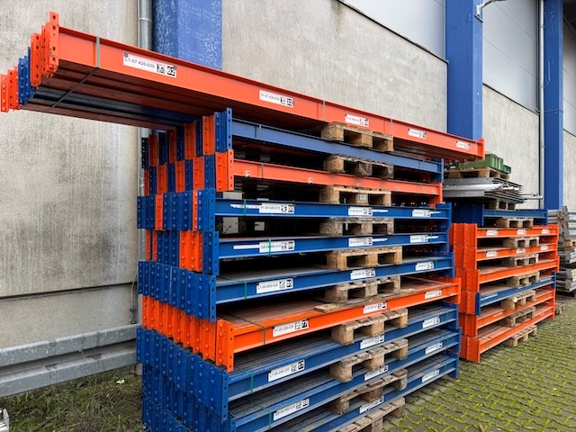 Palettenregal, SSI Schäfer, 6,30m bis 8,60m Höhe , Traversenlänge 1,80m, 4,50m und hauptsächlich 2,70m 1.100kgkg pro Palette, ca. 2.290 Palettenstellplätze, lagertechnik Palettenregal, SSI Schäfer, 6,30m bis 8,60m Höhe , Traversenlänge 1,80m, 4,50m und hauptsächlich 2,70m 1.100kgkg pro Palette, ca. 2.290 Palettenstellplätze, – Bild 27