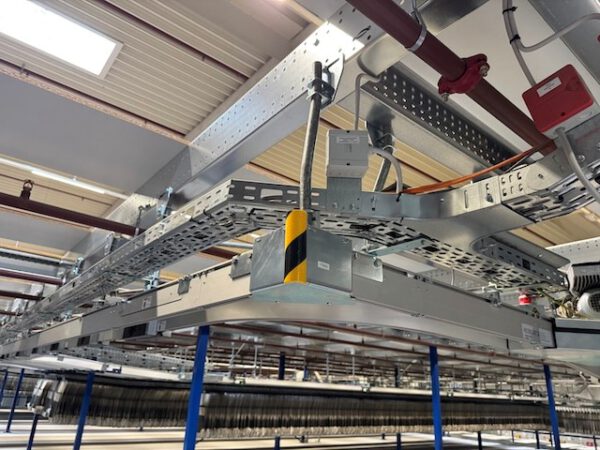Poket Sorter System, Dürkopp, mit Taschenpuffer mit 13.000 Plätzen, gesamt über 40.000 Taschen, über 2KM Schienen, Weichen, Steigförderer, Steuerungsteile, Ersatzteilen – Bild 28