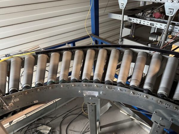 560m angetriebene Kartonförderstrecke, Knapp, mit „kleinem Sorter“ 10 Ausschleusepunkten am Ende – Bild 30