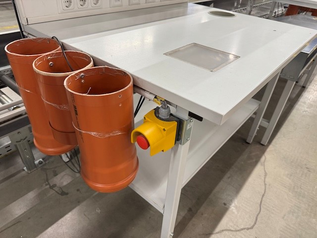 22 Stück 2er Einheit Kommissioniertische / Arbeitstische, mit „Rutsche“ höhenverstellbar lagertechnik 22 Stück 2er Einheit Kommissioniertische / Arbeitstische, mit „Rutsche“ höhenverstellbar – Bild 4