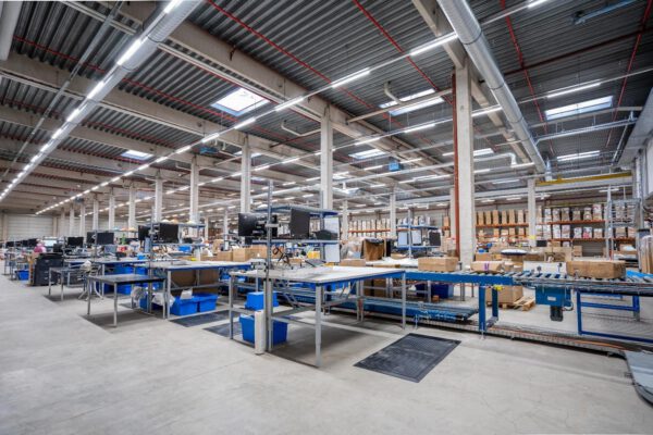 36 Arbeitstische / Packtische, Evers, 2m breit, höhenverstellbar – Bild 3