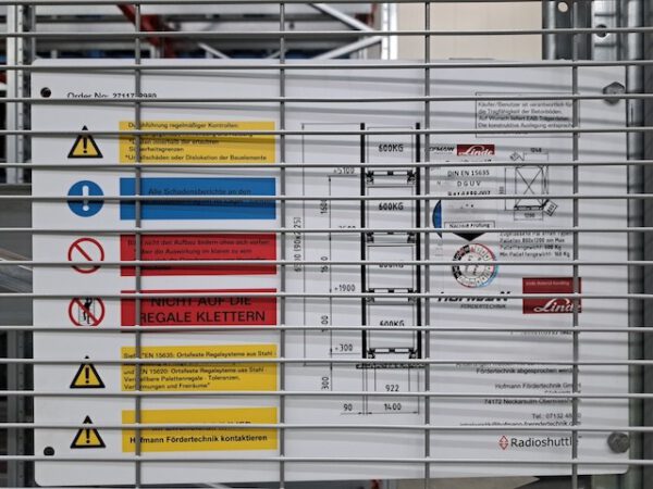 Radio Shuttle Paletteneinfahrregal für 240 Europaletten, inkl. 3 Radio Shuttles, 600kg / Palette – Bild 3