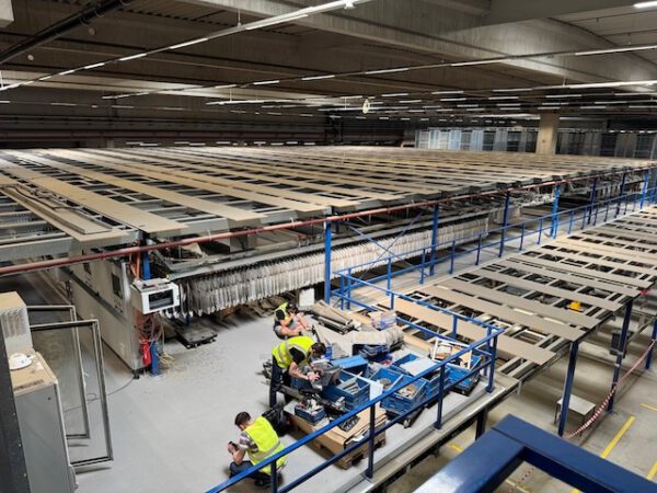 1, 2 oder 3 geschossige Systembau-Lagerbühne / Mezzanine, Profielnorm, Grundfläche Hauptbühne ca. 33 x 79m, bzw. 3.221 m2, 250kg/m2  – Bild 30