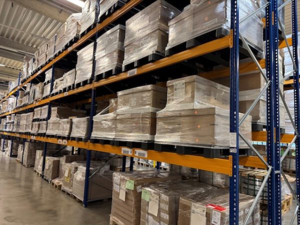 Palettenregal, Jungheinrich, Höhe 4 - 6m, Traversenlänge 1,80m / 2,70m / 3,60m, 600 - 750kg pro Palette, max. 2.036 Palettenstellplätze – Bild 32