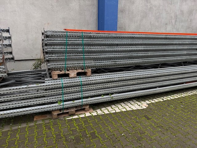 Palettenregal, SSI Schäfer, 6,30m bis 8,60m Höhe , Traversenlänge 1,80m, 4,50m und hauptsächlich 2,70m 1.100kgkg pro Palette, ca. 2.290 Palettenstellplätze, lagertechnik Palettenregal, SSI Schäfer, 6,30m bis 8,60m Höhe , Traversenlänge 1,80m, 4,50m und hauptsächlich 2,70m 1.100kgkg pro Palette, ca. 2.290 Palettenstellplätze, – Bild 33