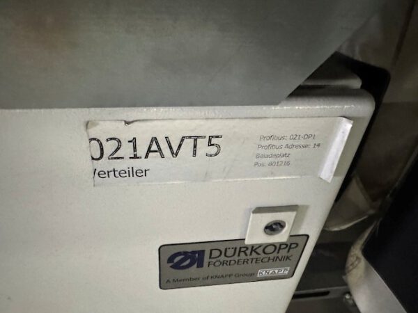 Poket Sorter System, Dürkopp, mit Taschenpuffer mit 13.000 Plätzen, gesamt über 40.000 Taschen, über 2KM Schienen, Weichen, Steigförderer, Steuerungsteile, Ersatzteilen – Bild 35