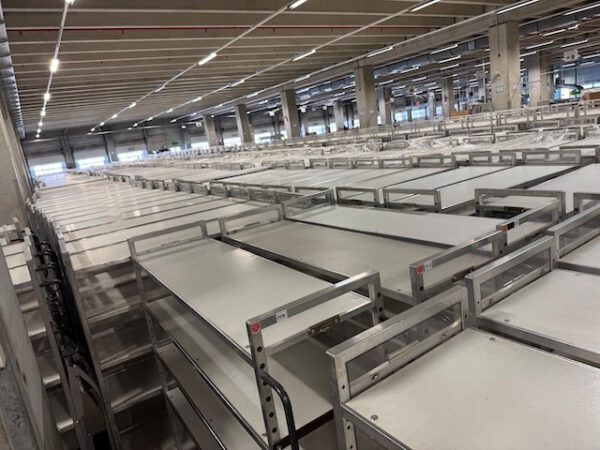 470 Stück Kommissionierwagen / Transportwagen mit 5 Böden und Treppe, Alu – Bild 38