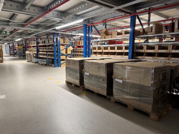Picktower, 4 geschossige Fachbodenregalanlage, Nedcon, ca. 6.000m2 Grundfläche = gesamt ca. 24.000m2, Gesamt: 502.816 Kistenstellplätze Kisten / Karton in 60x40cm! – Bild 38