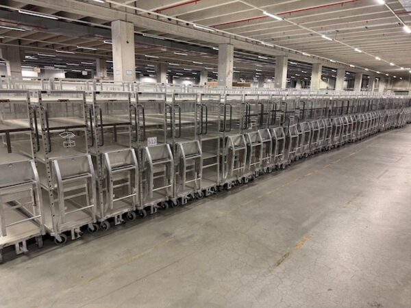 470 Stück Kommissionierwagen / Transportwagen mit 5 Böden und Treppe, Alu – Bild 39
