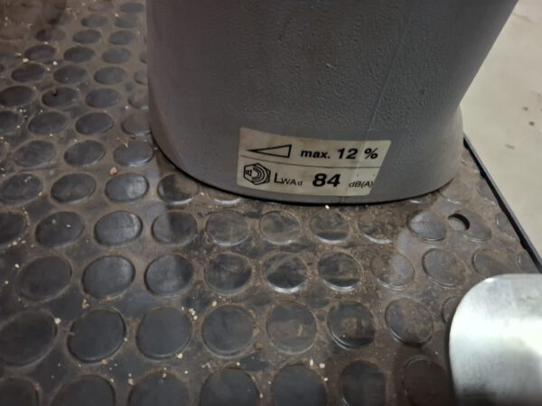 Ride-on-Kehrsaugmaschine, Hako, Sweepmaster B900 R, für mittlere Betriebsflächen – Bild 4