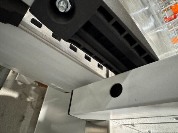 24 Stück sehr hochwertigw Arbeitstische mit Ablageregal für z.B. Kartonagen – Bild 47