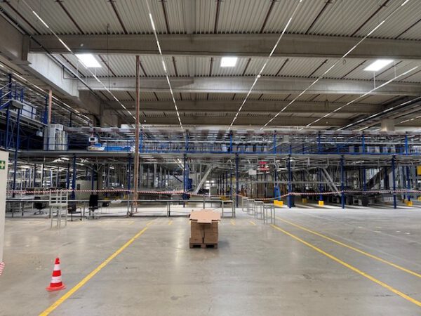 1, 2 oder 3 geschossige Systembau-Lagerbühne / Mezzanine, Profielnorm, Grundfläche Hauptbühne ca. 33 x 79m, bzw. 3.221 m2, 250kg/m2  – Bild 6