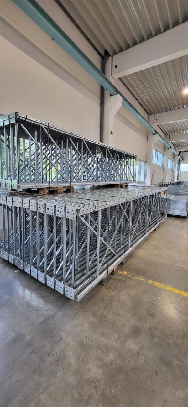 Palettenregal, Meta, Höhe 5m, Traversenlänge 2,70m, 600kg pro Palette, max. 1.635 Palettenstellplätze, mit Einlegeböden – Bild 6